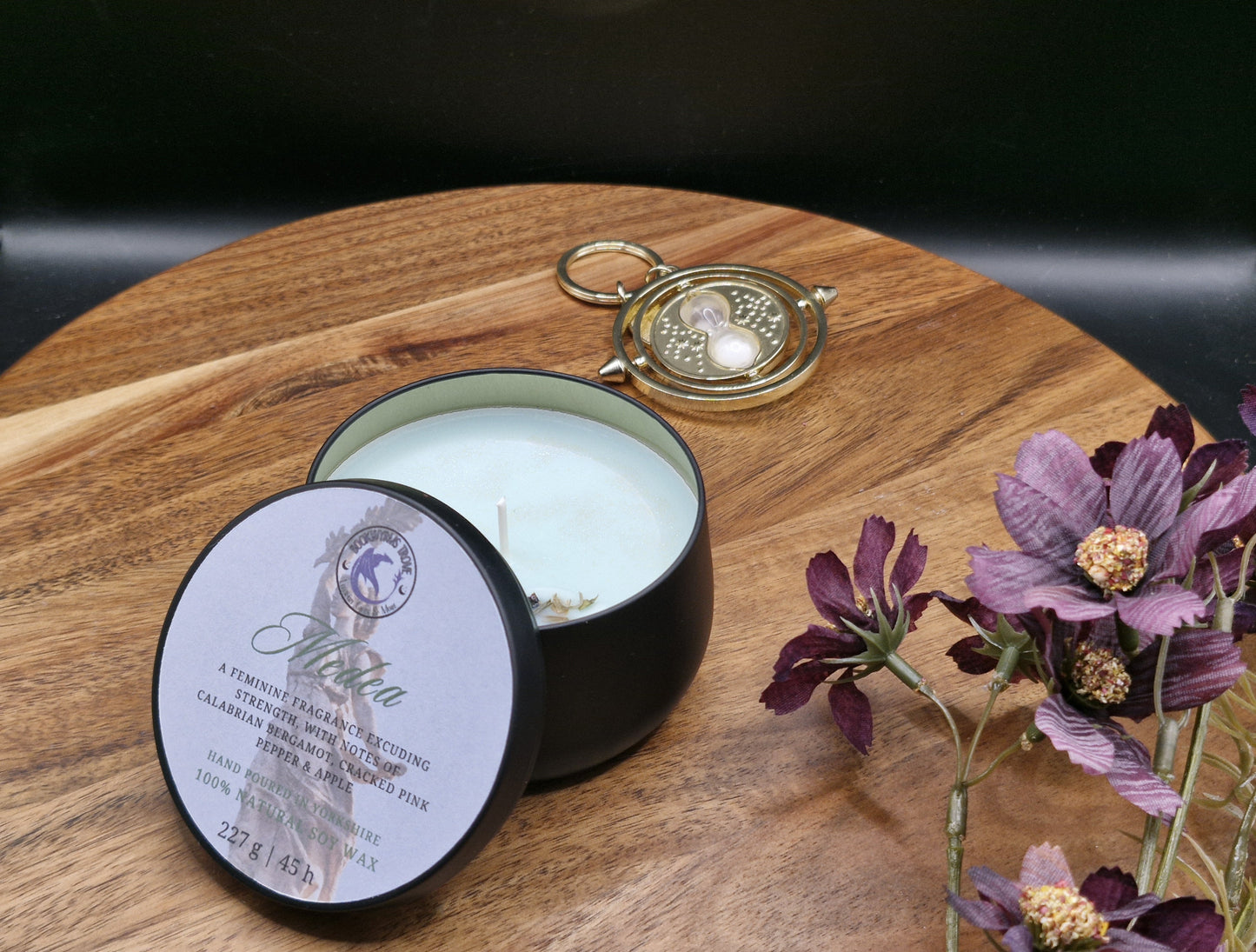 Medea - Hand poured small batch candle(8oz/227g)