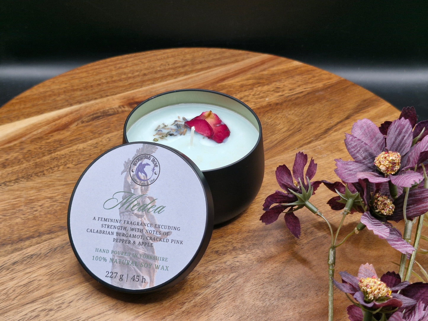 Medea - Hand poured small batch candle(8oz/227g)